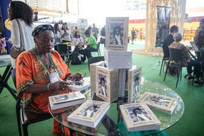 Gerações se encontram e celebram o poder de contar a própria vida (Foto: Adriano Arantos)