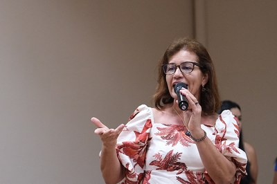 RODADECONVERSA - RENNER (1) - DIRETORA.JPG