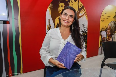 Bienal 06-11 - Foto Jonatas Medeiros-073 lançamento Edufal.jpg