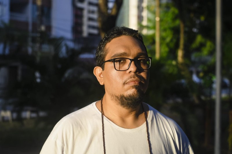 Richard Plácido lança livro que percorre os limites entre memória e invenção Richard Plácido lança livro que percorre os limites entre memória e invenção