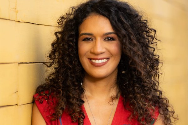 Cibele Tenório celebra a vida de Almerinda Gama em livro que será lançado na Bienal