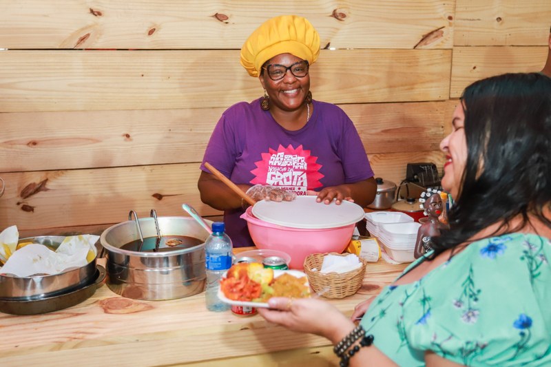 Empreendedores de comunidades participam de Feira Gastronômica