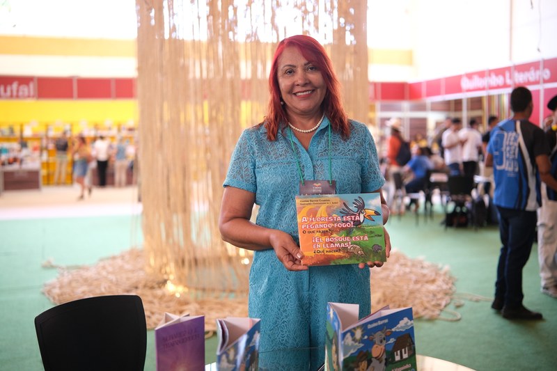 Histórias, vivências e conexões: Praça Dandara valoriza autores independentes