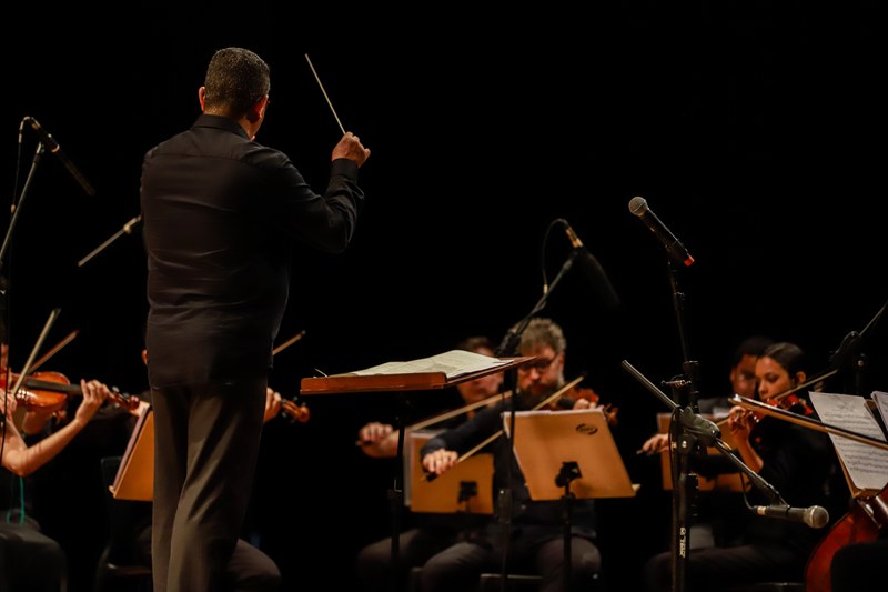 Orquestra Sinfônica da Ufal promove espetáculo no Teatro