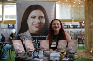 Praça Dandara se torna ponto de encontro de escritores nordestinos