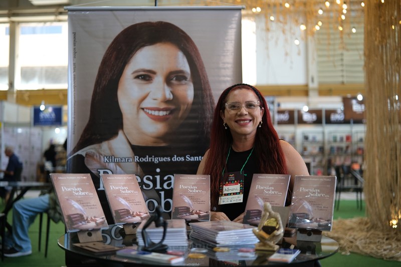 Praça Dandara se torna ponto de encontro de escritores nordestinos