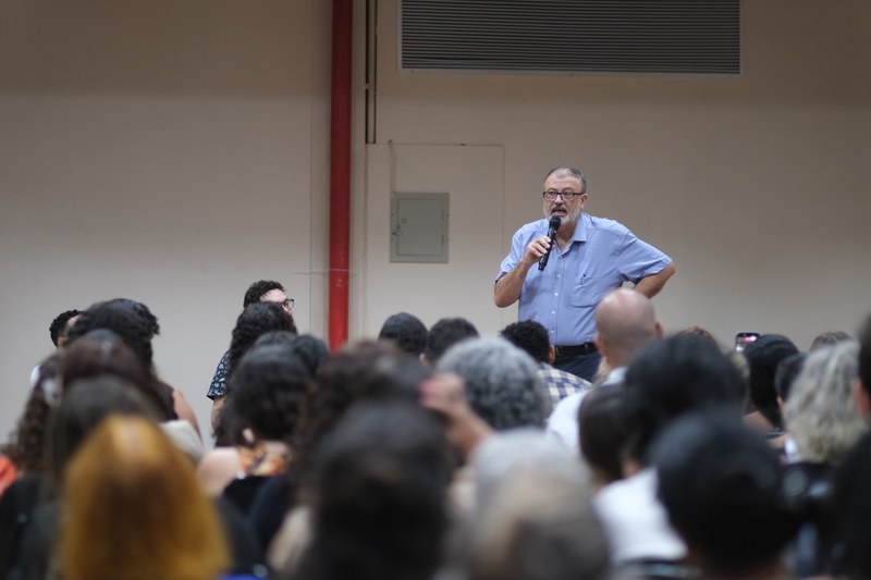 Psicanalistas debatem raça, gênero e identitarismo social