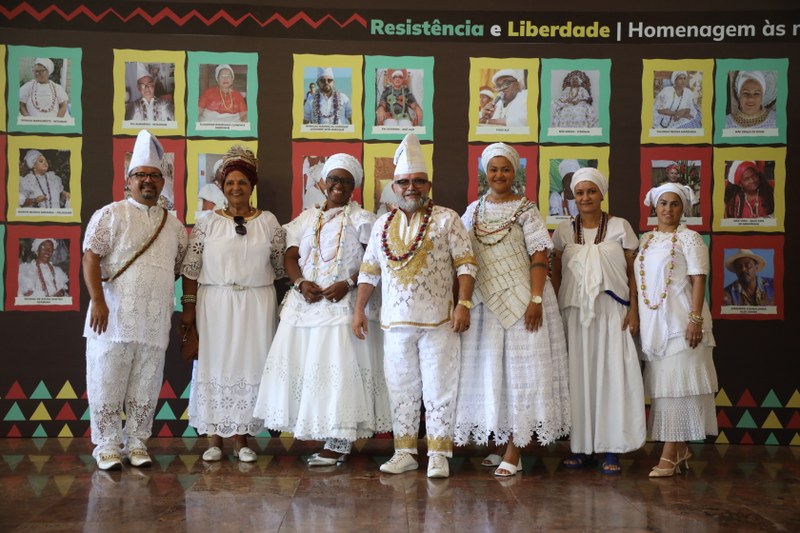 Líderes de religiões afro-brasileiras recebem homenagem