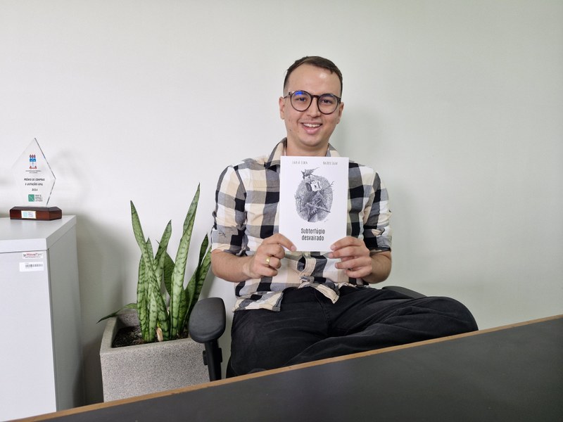 Entre códigos e palavras: servidor da Ufal leva tecnologia e literatura à Bienal Entre códigos e palavras: servidor da Ufal leva tecnologia e literatura à Bienal