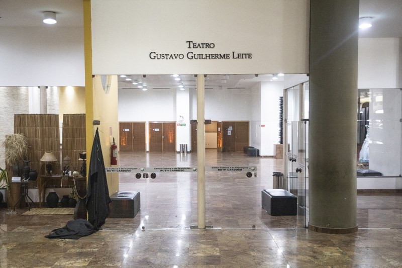 Teatro Gustavo Leite: saiba como acessar sessões de autógrafos