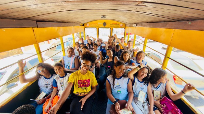 Trenzinho encantou estudantes da rede pública municipal