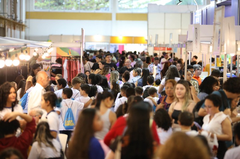 Ufal lança edital para publicação de livros na Bienal de 2025 Ufal lança edital para publicação de livros na Bienal de 2025