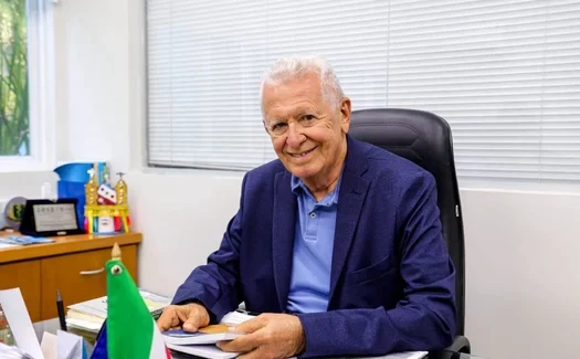 Uneal prestará homenagem a Douglas Apratto