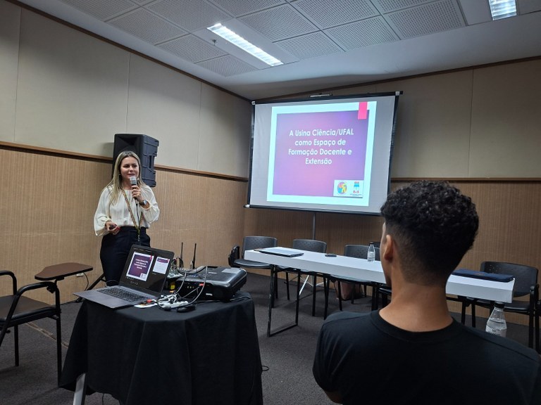 Usina Ciência apresentou seu trabalho em mesa-redonda