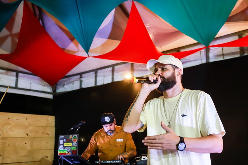 Vitor Pirralho monta repertório especial e anima Bienal de Alagoas